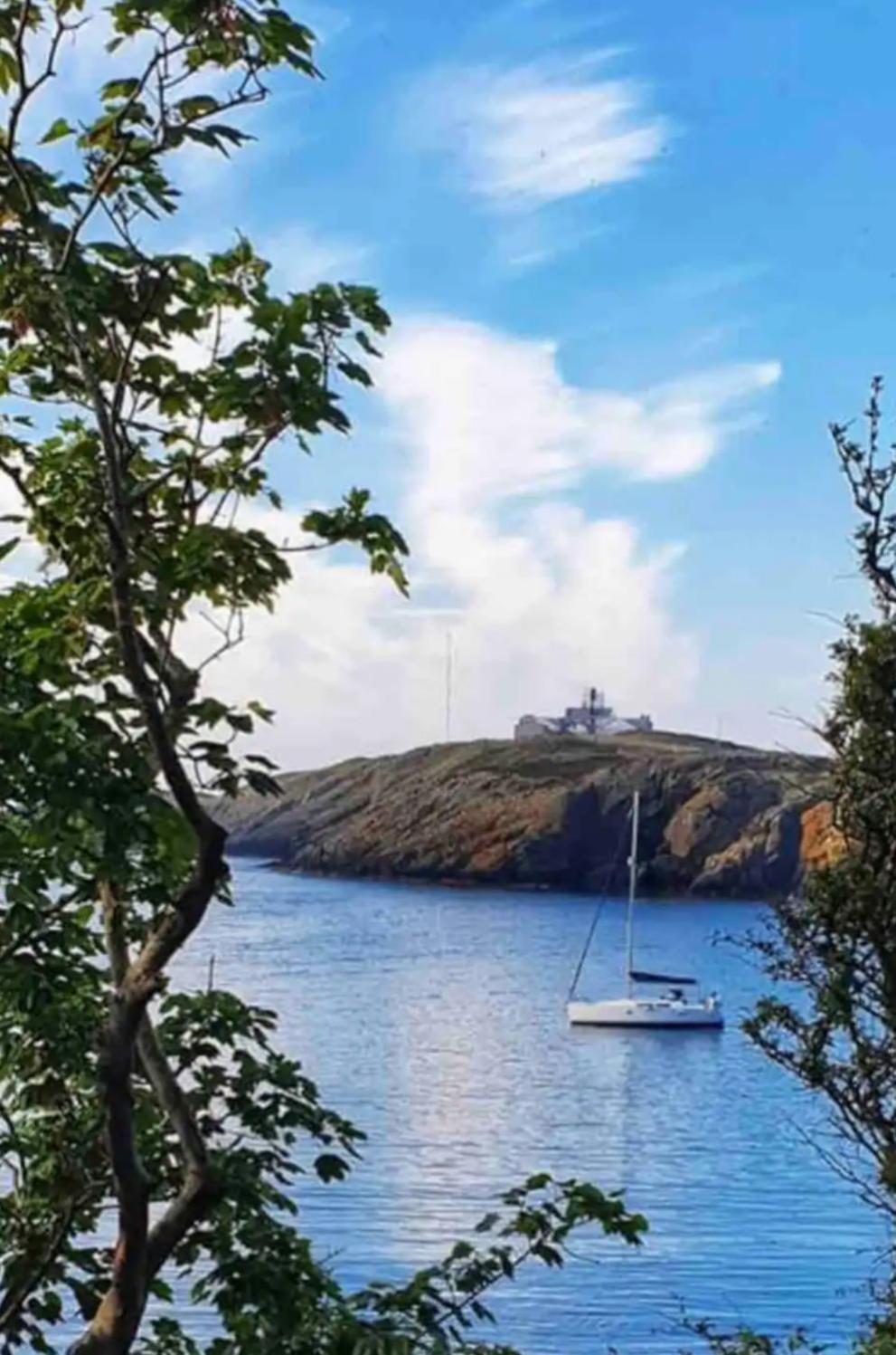 Anglesey Traditional 2 Bed Stone With Ev Holiday home *