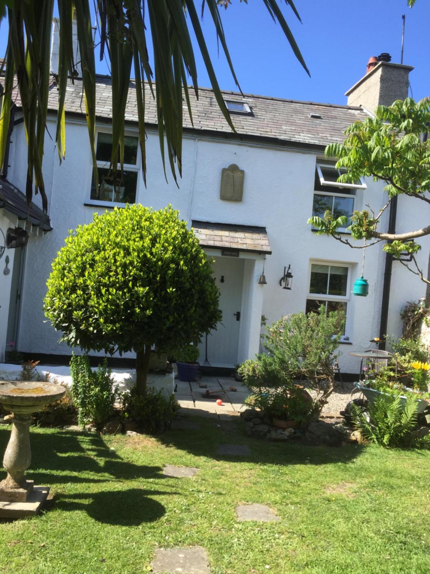 Anglesey Traditional 2 Bed Stone With Ev *